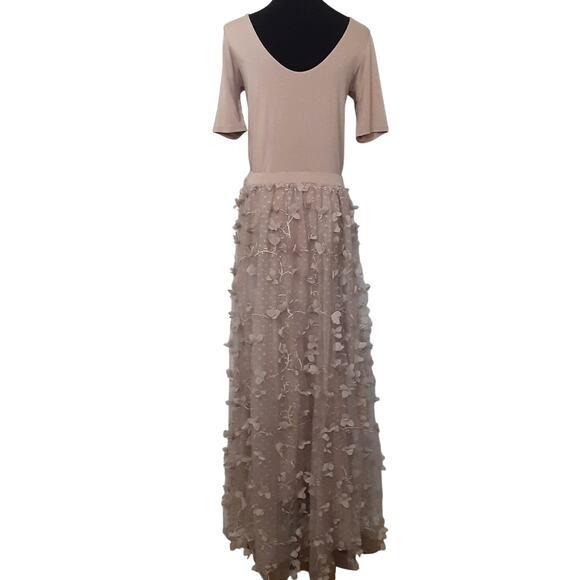 EleStory Sheer Tulle Butterfly Maxi Dress Taupe Maternity Dress Womens M NWT - Picture 3 of 13